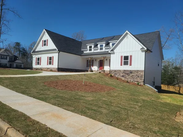 11 Thunderhawk Ln, Rydal, GA 30171