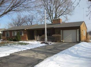 615 Maple Ln, Geneva, IL 60134