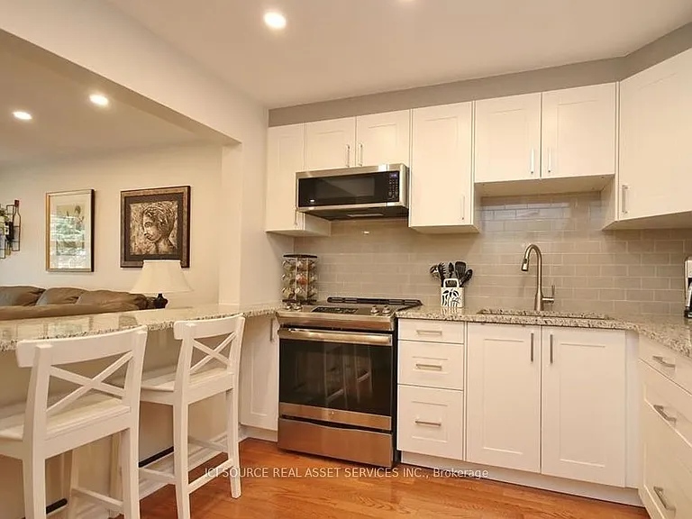 109 Dalecroft Cres — Photo 5