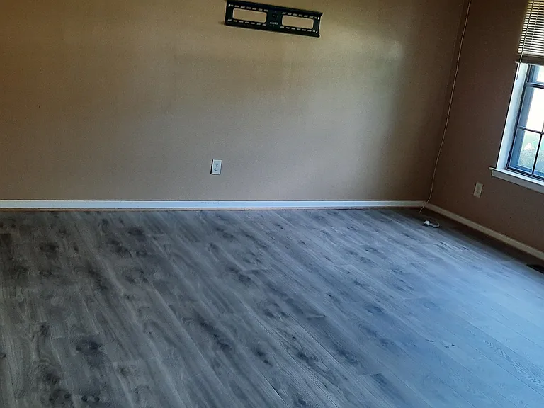 1569 Meadow Ln — Photo 2