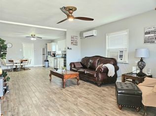 4514 W Bayshore Dr, Bacliff, TX 77518