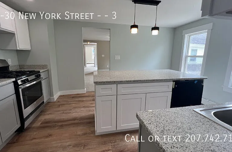 28-30 New York St #3 — Photo 6