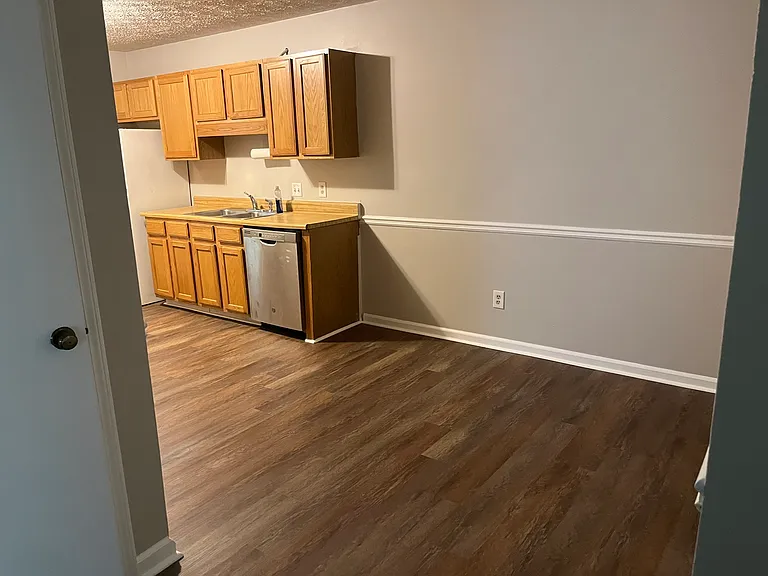 Kitchen dining area