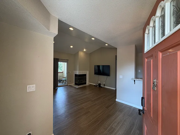 6933 Stagecoach Rd #H — Photo 2
