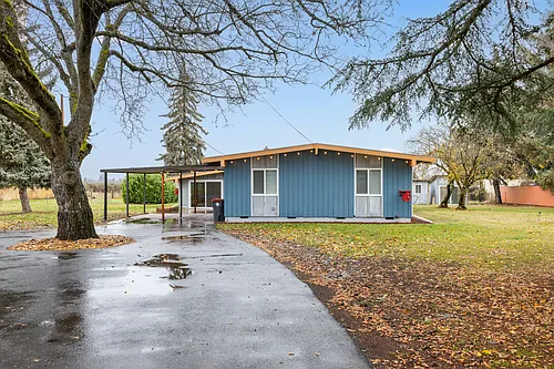 2554 W Stewart Ave Photo 1
