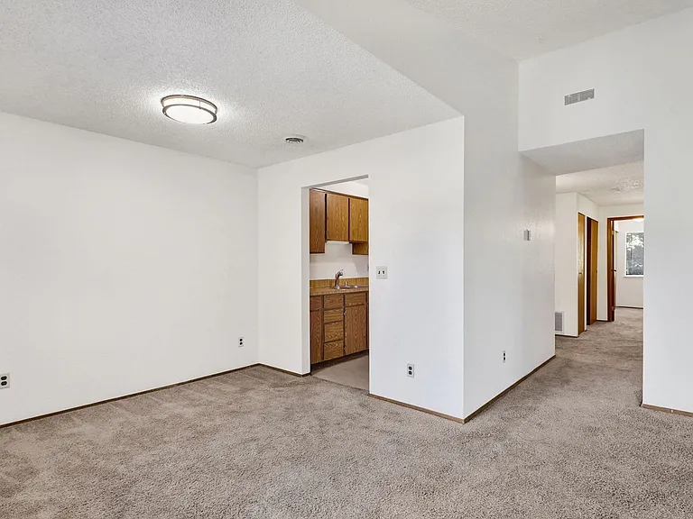 316 Elwood Ct #320 — Photo 9