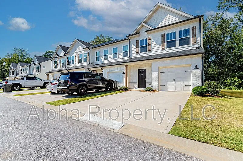 3 bed, 2.5 bath, 1805 sqft, $1,950 — Photo 2