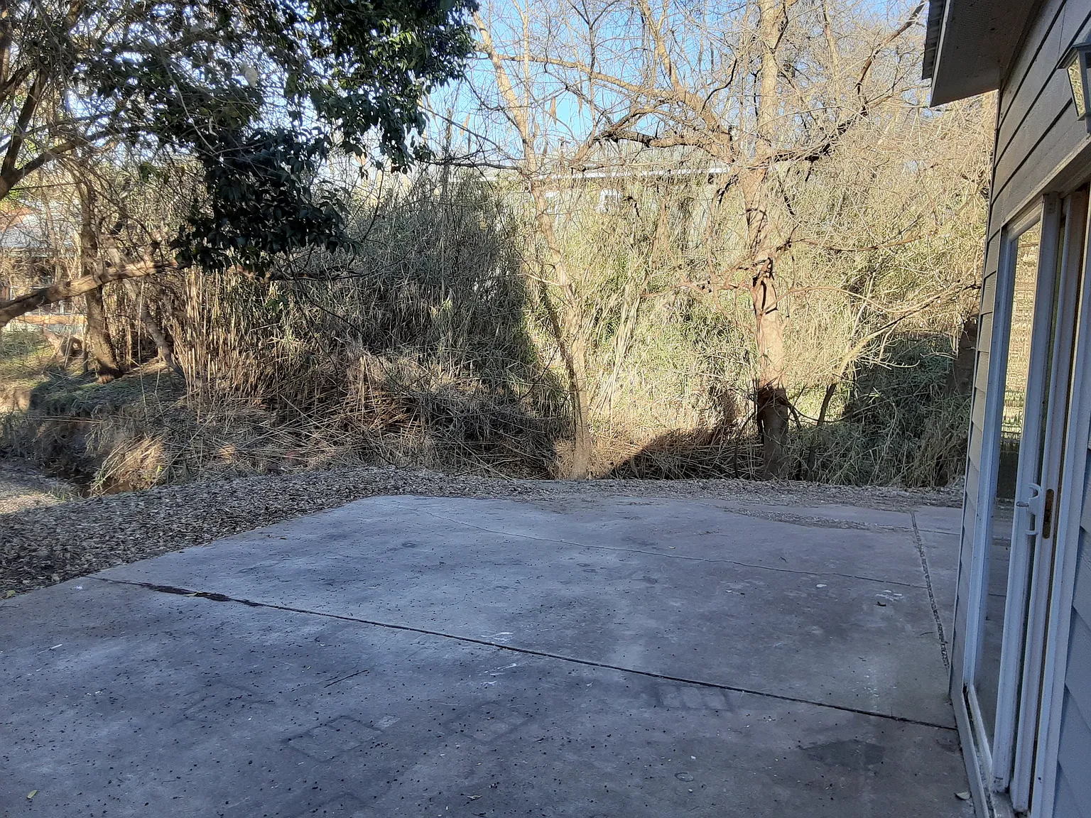 3 bed, 1000 sqft, $1,745 — Photo 2