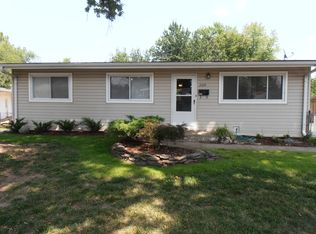 2428 Saint Robert Ln, Saint Charles, MO 63301