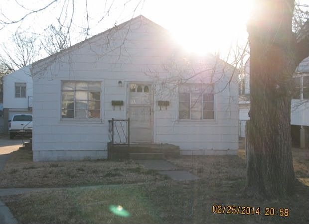 1st image of 305 N 8th St