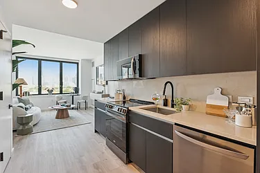 500 De Graw Street #908 image 1 of 7