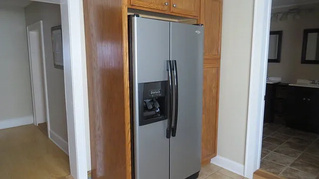 2 bed, 933 sqft, $1,200 — Photo 2