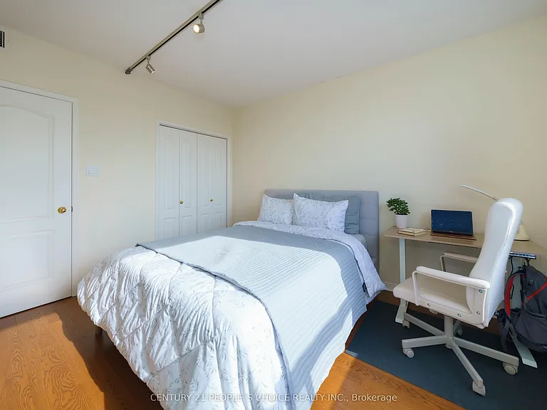1905 Pilgrims Way #506 — Photo 21