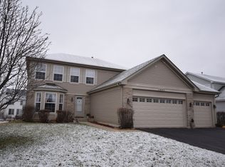 1447 S Dalton Ct, Round Lake, IL 60073