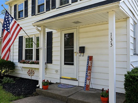 3rd image of 133 Armstrong Rd