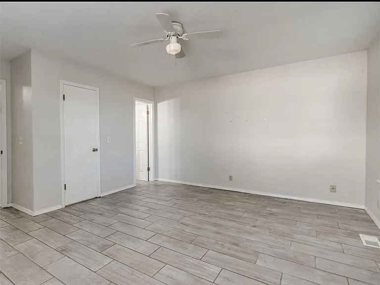 733 Lapwing Rd — Photo 7