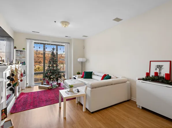 26 Avenue At Port Imperial APT 334, West New York, NJ 07093