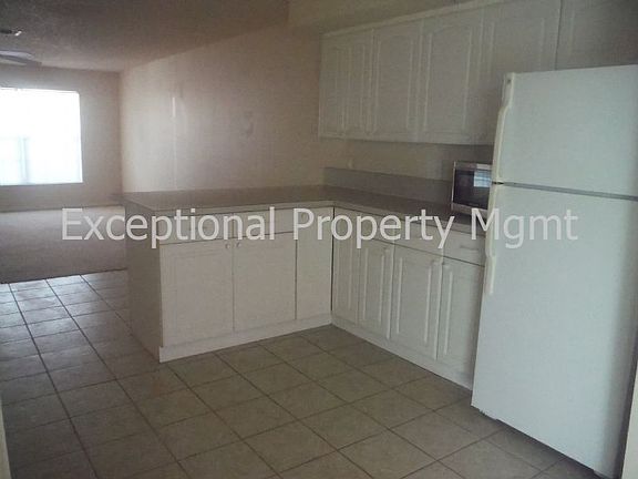 4th image of 1117 SE 12th Ln APT B