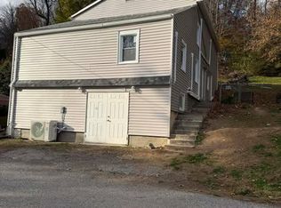 42 Water St, Windsor, PA 17366