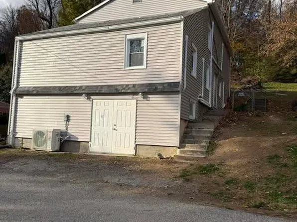 42 Water St, Windsor, PA 17366