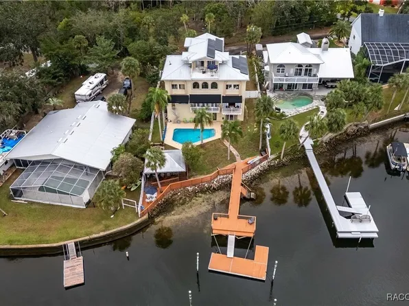 1294 N Circle Dr, Crystal River, FL 34429