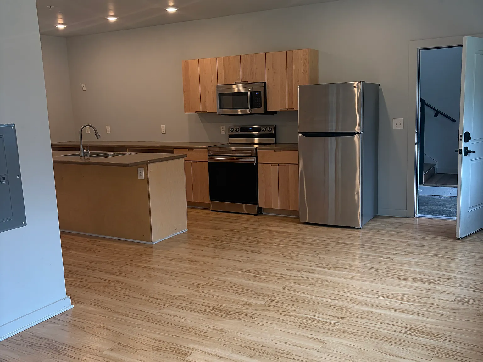 Studio, 515 sqft, $850 — Photo 3