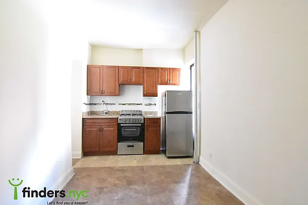 Rented by Clove Realty LLC | media 1