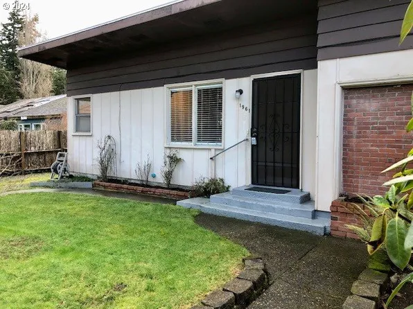 1961 Lombard St, North Bend, OR 97459