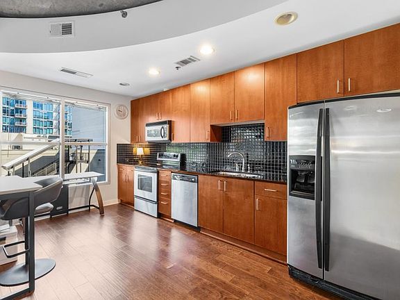 3rd image of 250 Pharr Rd APT 504