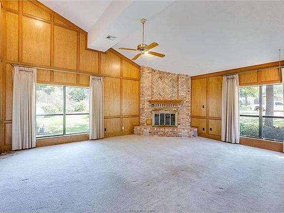 3rd image of 8722 Bent Tree Dr