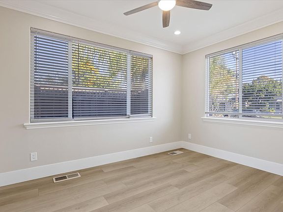 5th image of 43257 Newport Dr