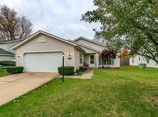 953 Lake Terrace Dr, Painesville, OH 44077