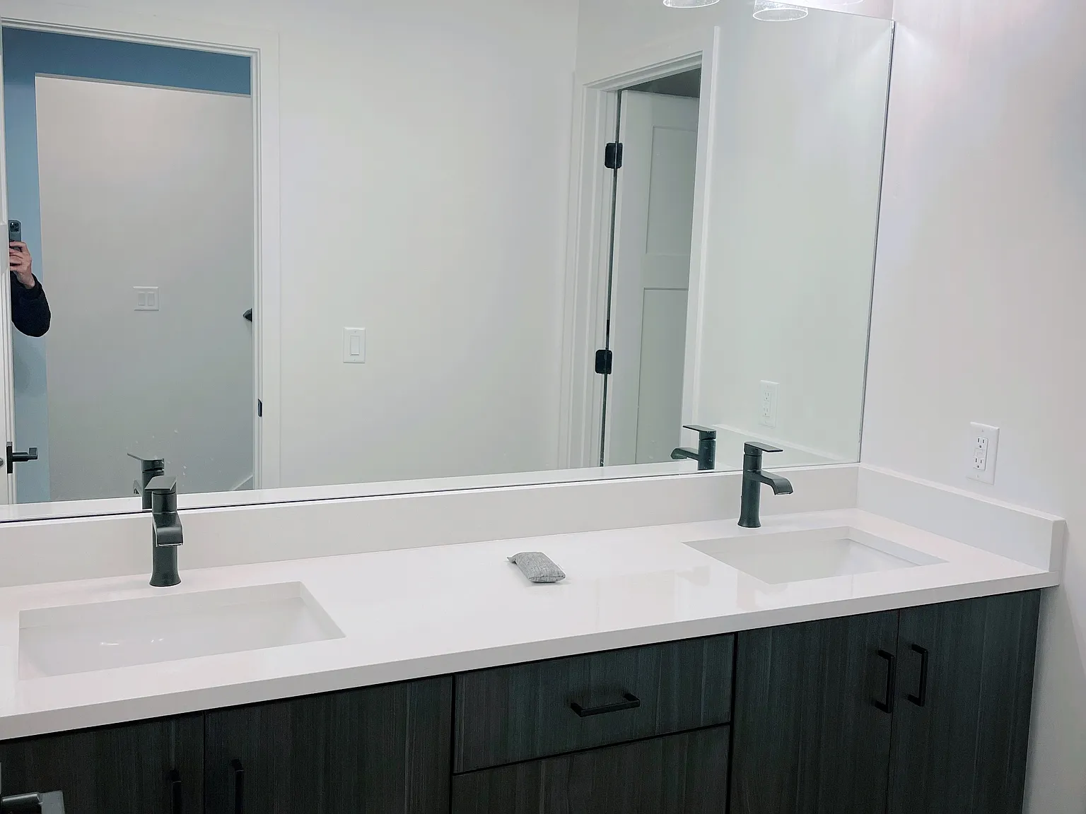 2 bed, 1100 sqft, $1,600 — Photo 4