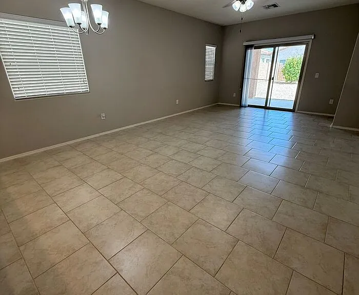 125 E Calle Vivaz — Photo 4