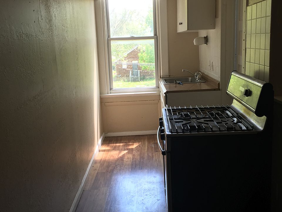 upstairs unit kitchen