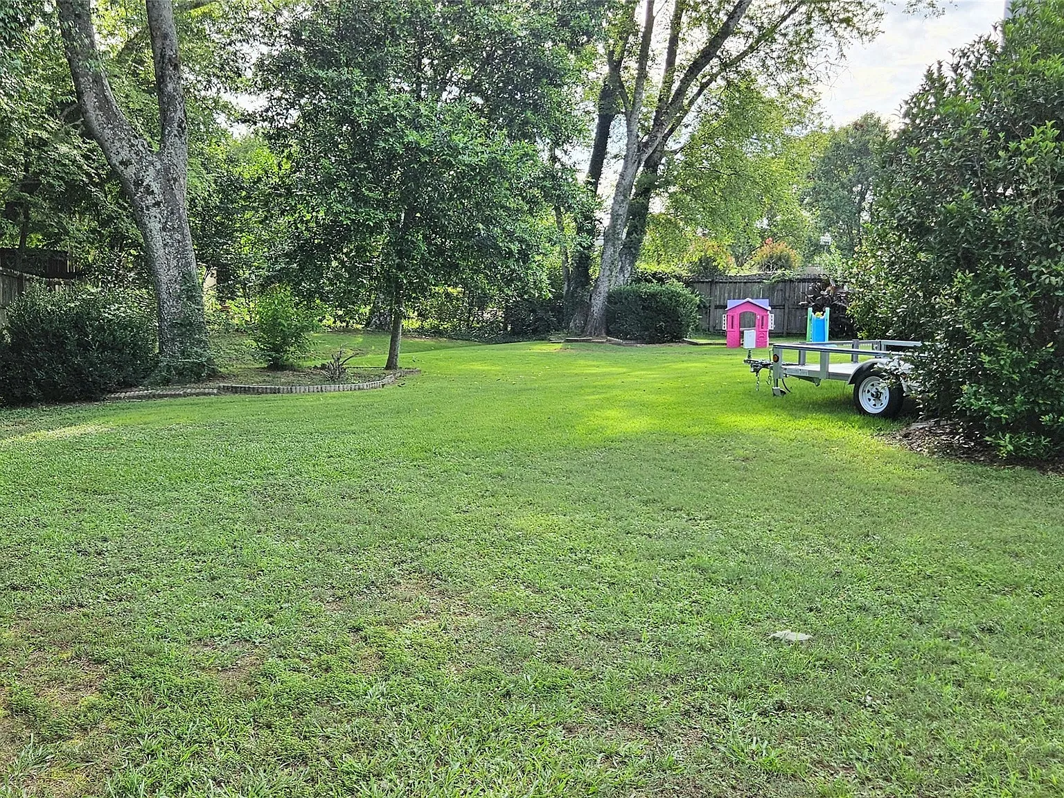 3 bed, 2.5 bath, 2089 sqft, $2,000 — Photo 3