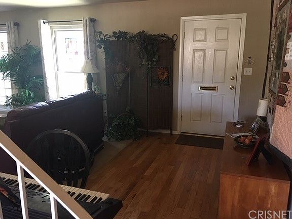 2nd image of 22067 Oxnard St