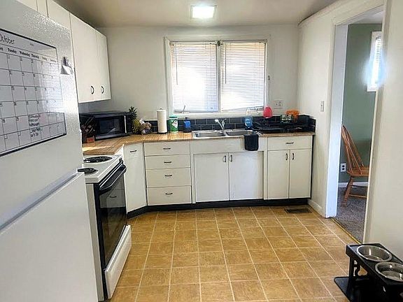 4th image of 3210 Royal Dr