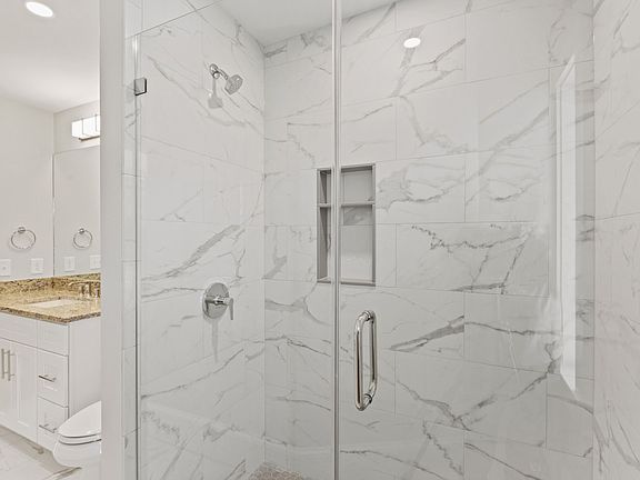 2nd image of 48 Balmoral St