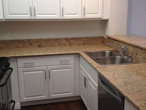 4th image of 22421 Sherman Way Unit 4