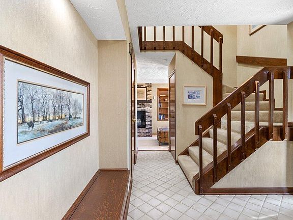 5th image of 1658 Cayuga Ct