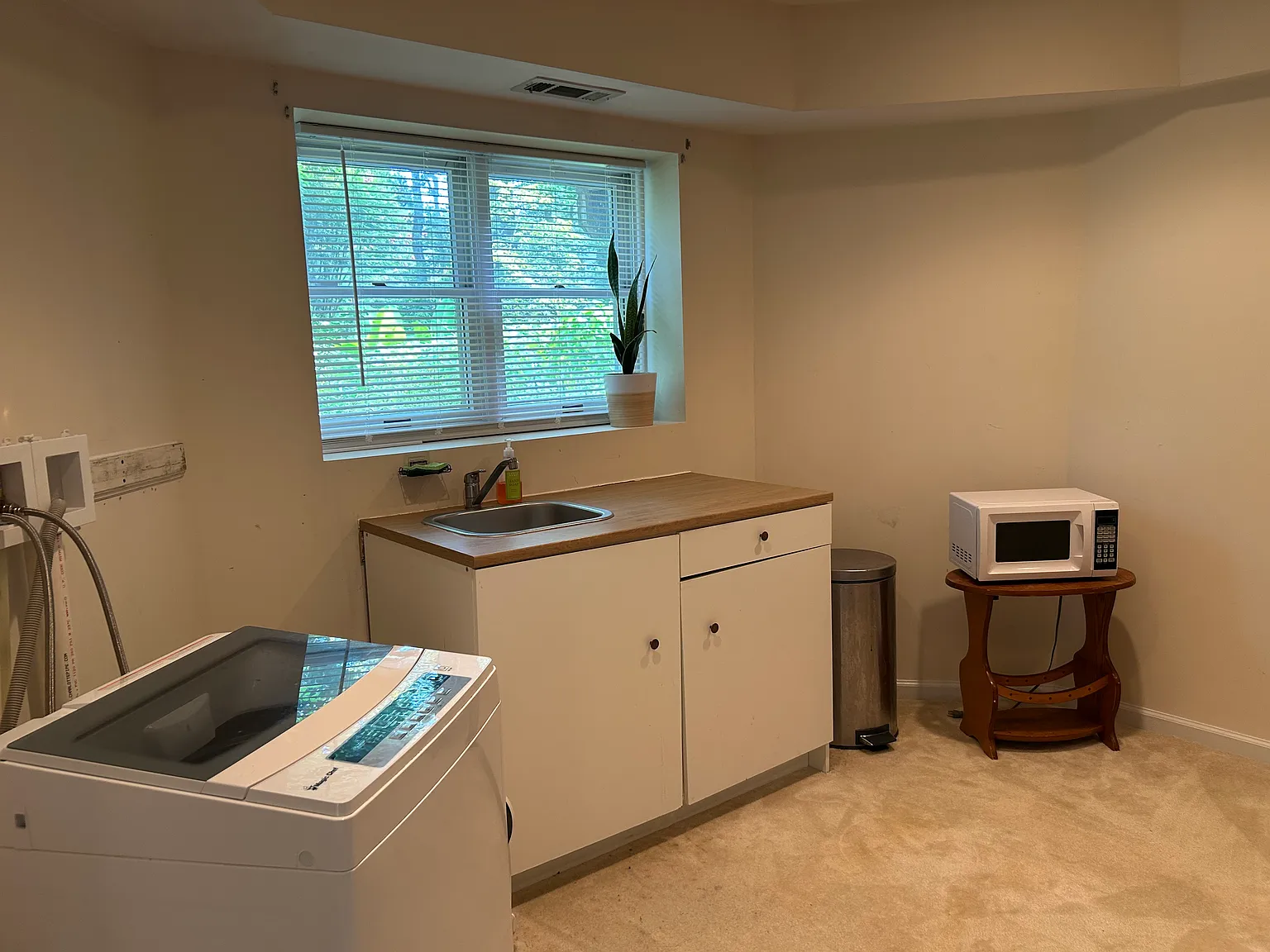 1 bed, 1200 sqft, $1,400 — Photo 2