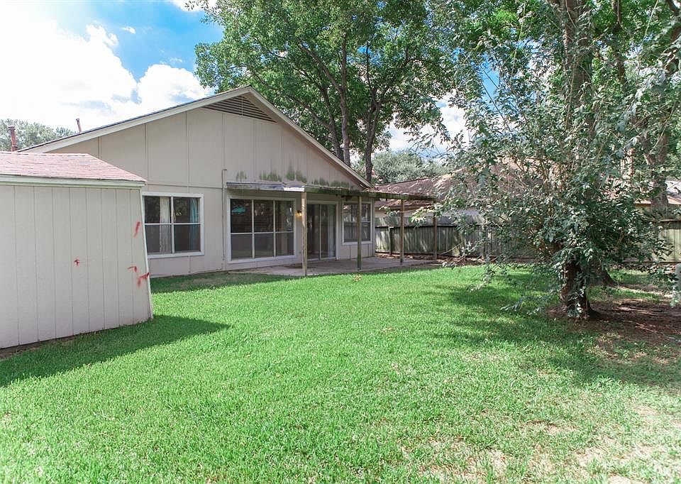 1st image of 15614 Highfield Dr