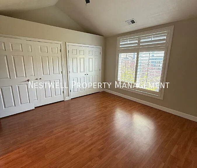 114 W Village Ln — Photo 12