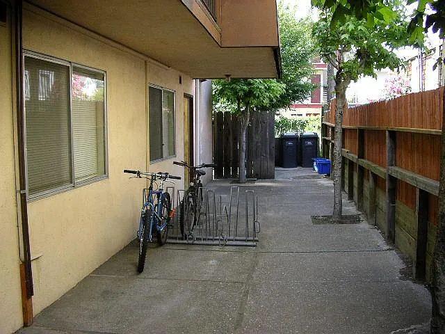 1903 Virginia St #3 — Photo 2