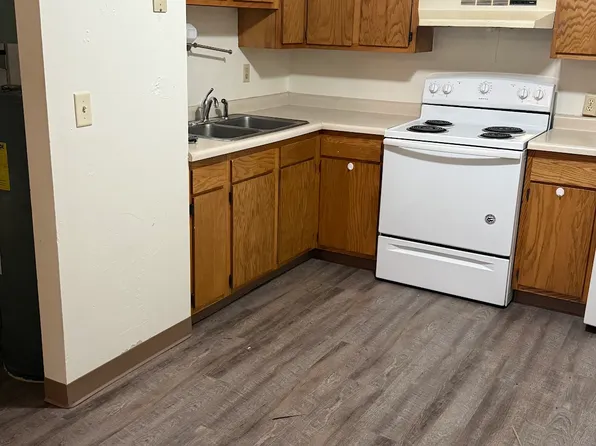 10 Cottage Row, Marinette, WI