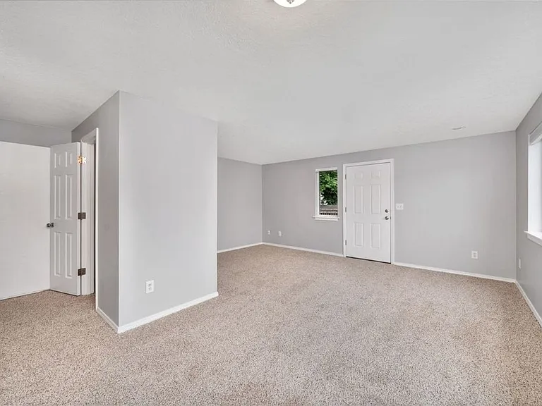 5320 SE 122nd Ave — Photo 15
