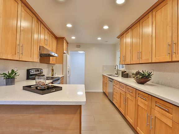 3rd image of 3986 Forestwood Dr
