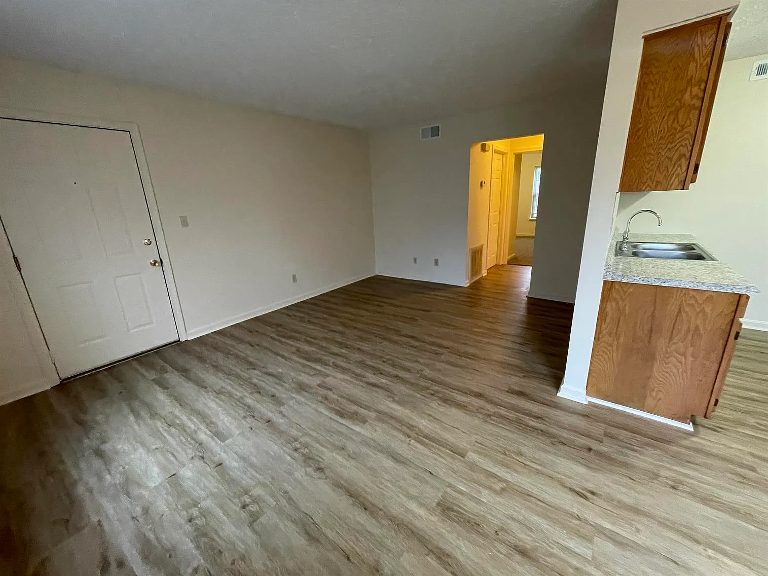 2 bed, $975 — Photo 4