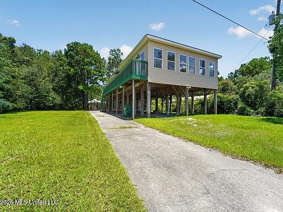 4th image of 304 Vacation Ln